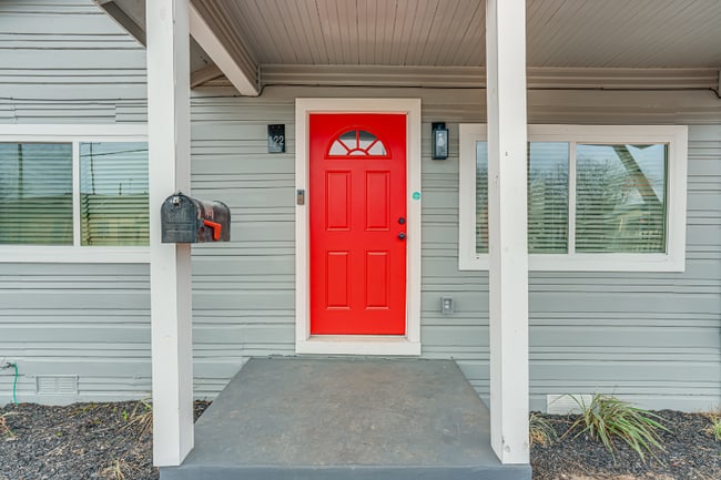 Photo - 122 Finch Pl