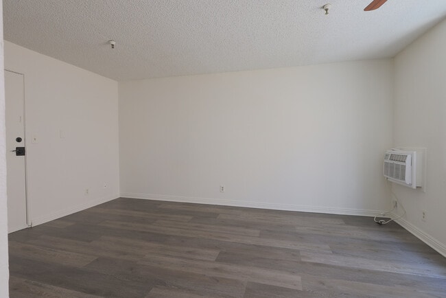 Photo - 2839 Francis Ave Unit 203