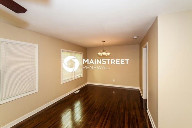 Photo - 3 Bedroom Pet-Friendly Home in Birmingham, AL with Main Street Renewal