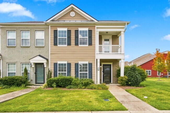 Photo - 2055 Hemlock Dr
