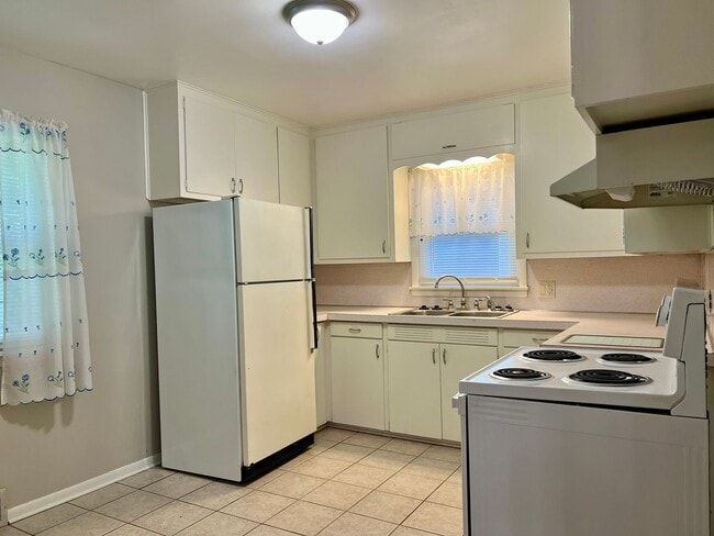 Photo - 2 Bedroom, 1 Bath in central Springfield