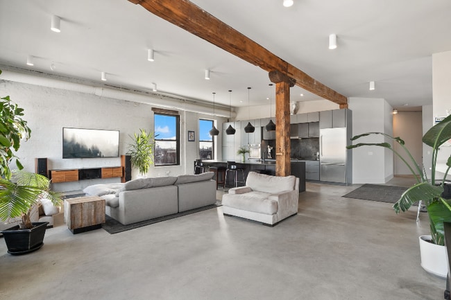 Photo - 2419 W 14th St