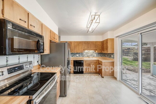 Photo - 2299 Zinnia Way