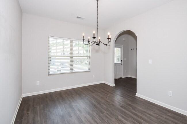 Photo - 203 Ajo Way