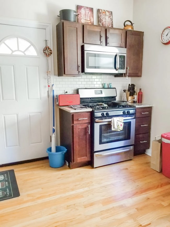 Photo - 1260 W Leland Ave Unit 2