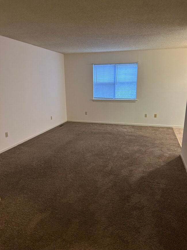 Sala de estar - 223 Hunter Dr