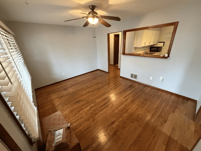 Photo - 144 Flora Dr