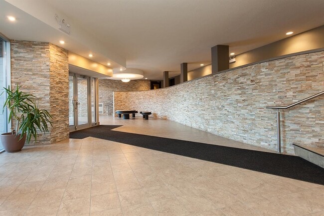 Photo - Stonecliffe Apartments