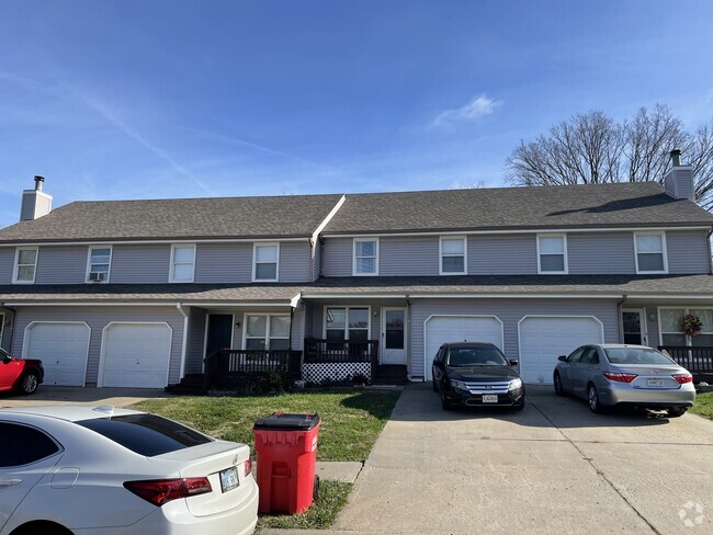 Building Photo - 1105 SE Prairie Ln Unit C Rental