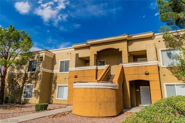Building Photo - 8070 W Russell Rd Unit 2006