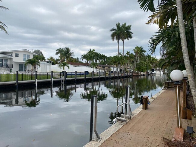 Photo - 1717 SW 5th Pl