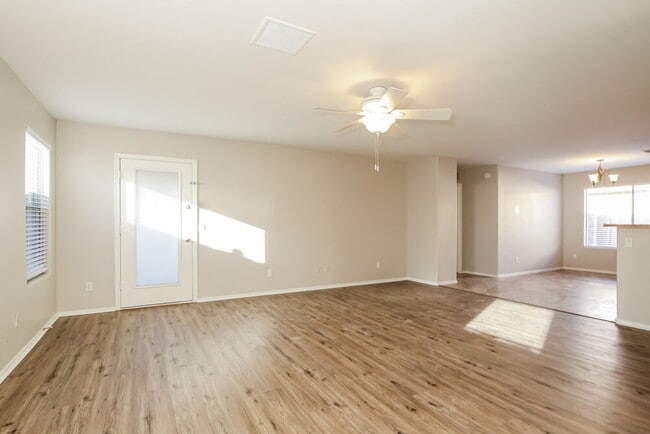 Photo - 43680 Bedford Dr