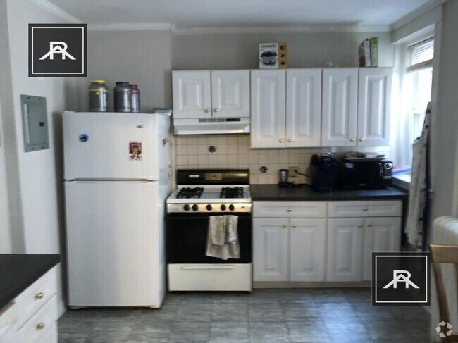 Building Photo - 2 bedroom in Brighton MA 02135 Unit 2 Rental