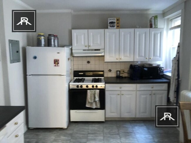 Building Photo - 2 bedroom in Brighton MA 02135 Unit 2 Rental