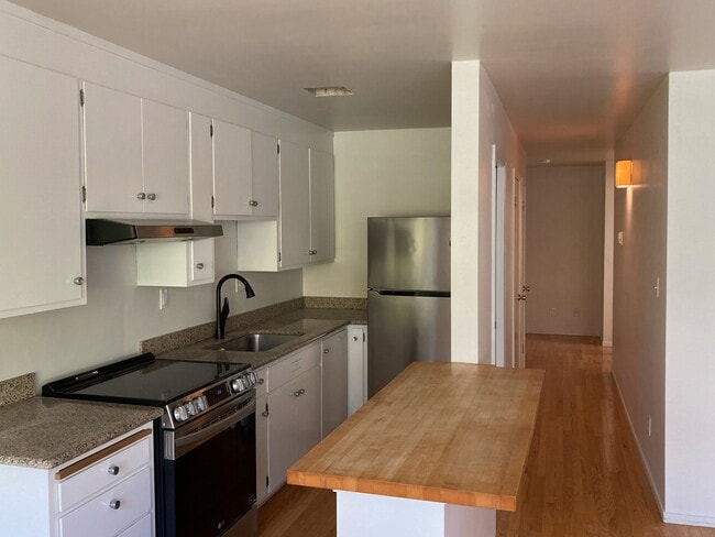 Building Photo - 1423 Walnut St Unit 3 Rental