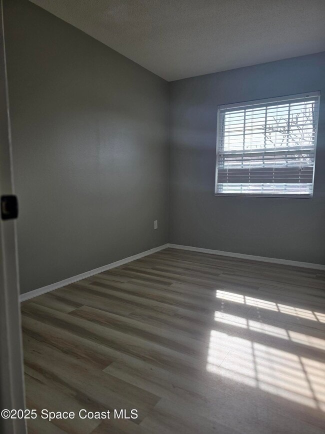 Photo - 957 Burn Dr NE