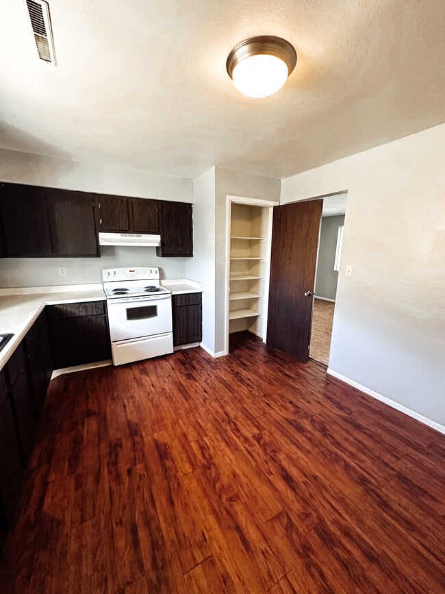 Photo - 1627 W Maple St Unidad B