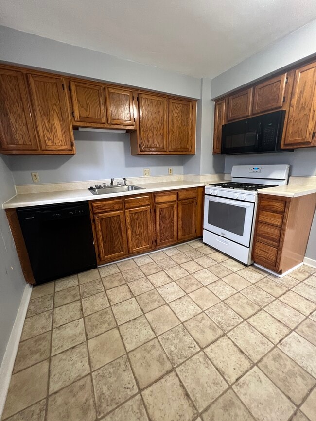 Photo - 720 Cranberry St