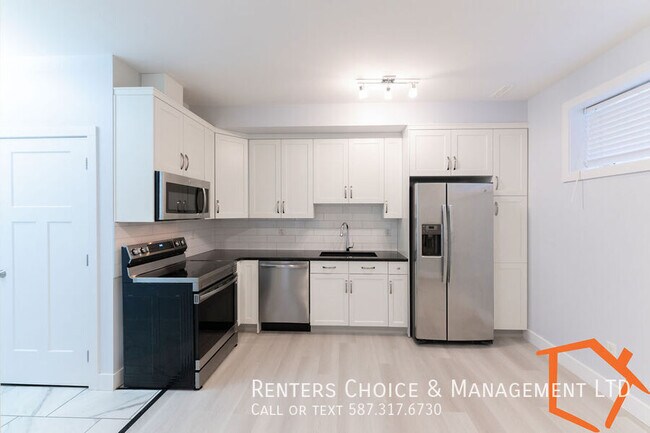 Building Photo - 2 Bedroom Basement Suite Utilities Included