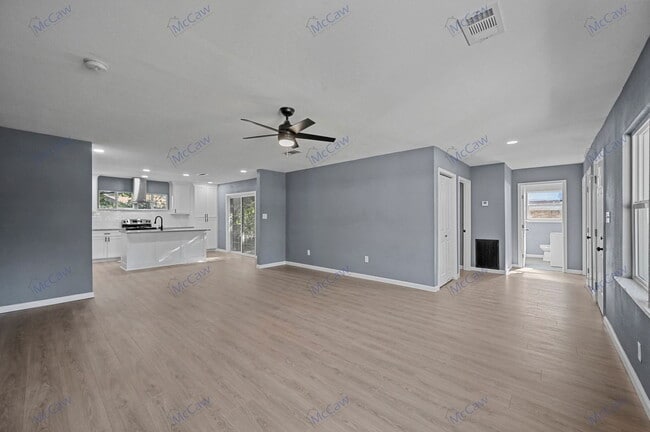 Photo - 2517 Tisinger Ave