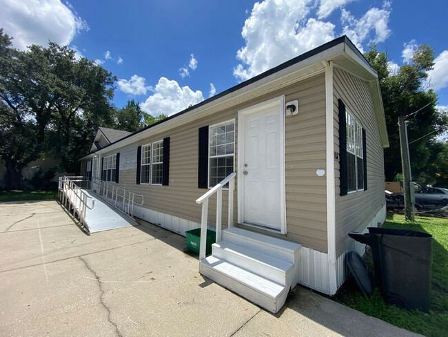 Building Photo - 1504 Carlisle Dr Rental