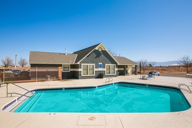 Photo - Crescent Ridge