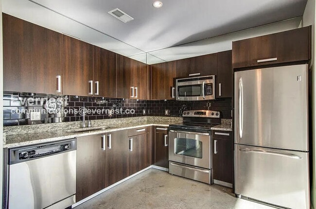 Building Photo - 600 12th Ave S Unit 707