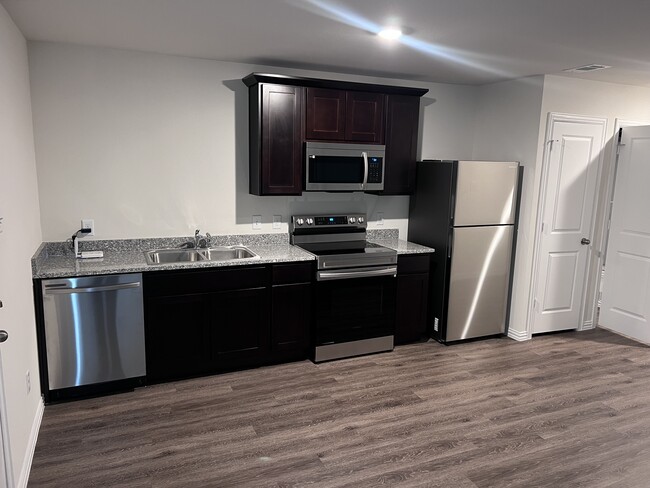 Kitchen - 1103 Attas Ave Townhome