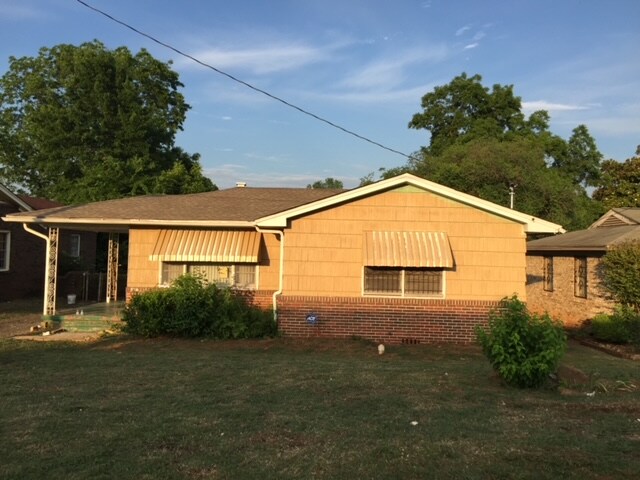 Photo - 621 McCary St SW