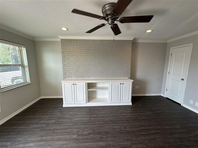 Photo - 8320 Cambridge Rd