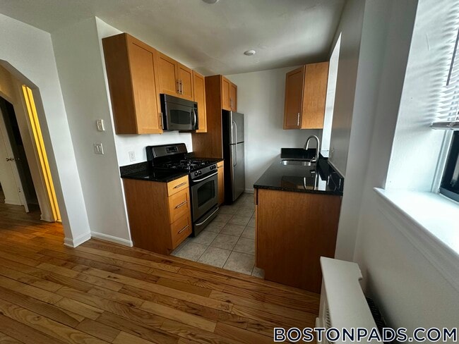 60 Brattle St Unit 406