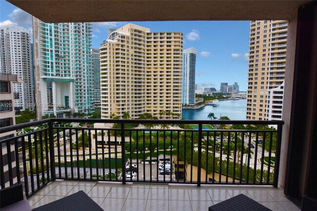 Photo - 540 Brickell Key Dr Unidad 1414