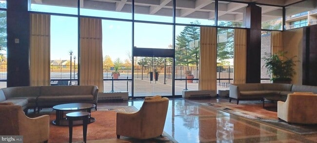 Building Photo - 3705 S George Mason Dr Unit 1708S