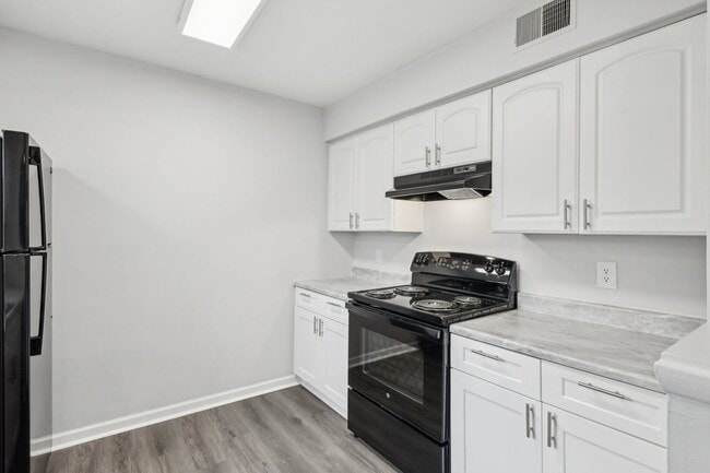 Photo - Roselea Manor Apartments