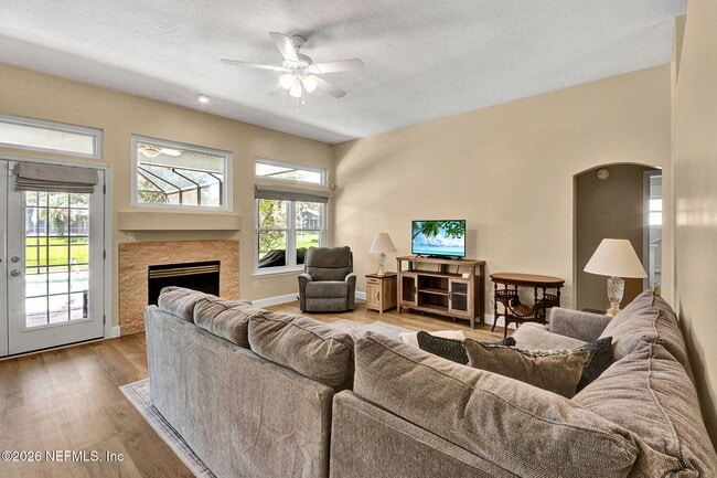 Photo - 952 Blackberry Ln
