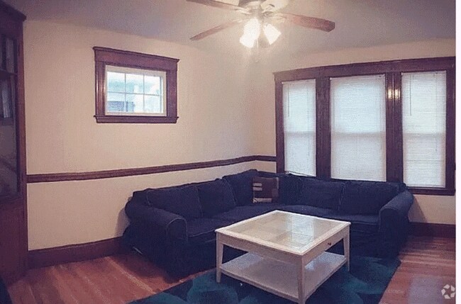 Building Photo - 68 Belden St Rental