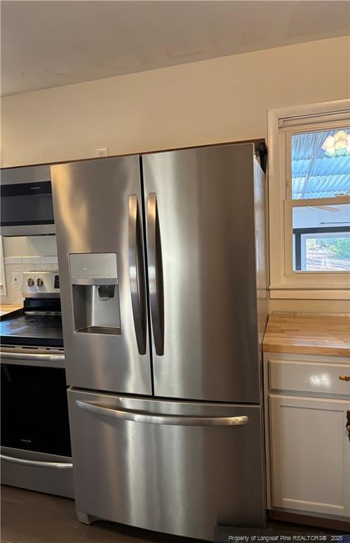 Photo - 422 Lansdowne Rd