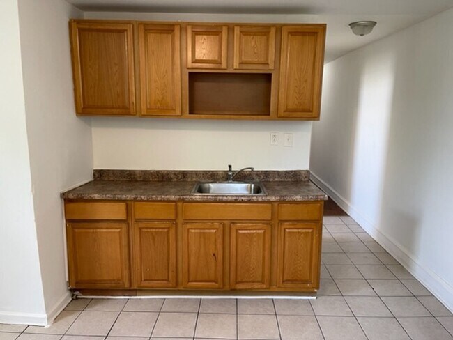 Photo - 3532 Kensington Ave Unit 2R