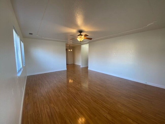 Photo - 1947 Henshaw Ave