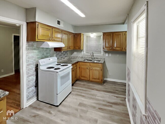 Photo - 1402 Moss Point Dr