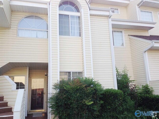 Building Photo - 1155 Old Monrovia Rd Unit 8-B Rental