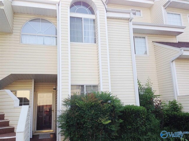Building Photo - 1155 Old Monrovia Rd Unit 8-B Rental