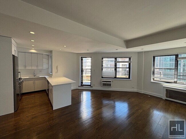 Photo - EAST 57 STREET Unidad PHA