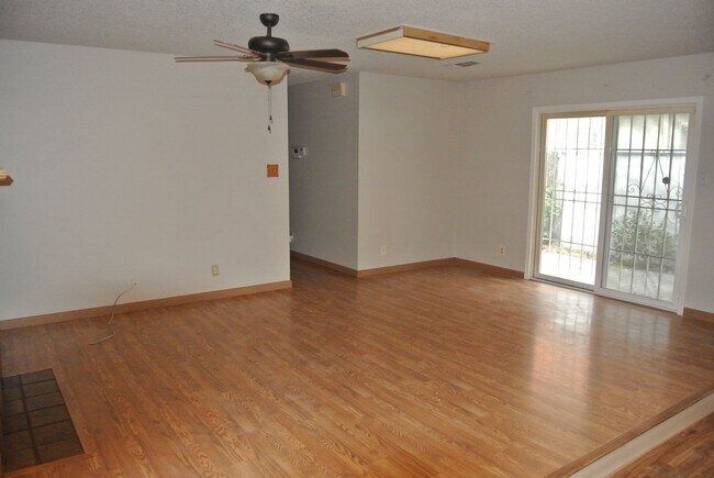 Photo - 2116 Manzanita Way