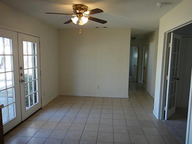 Photo - 1801 Meadowcrest Dr