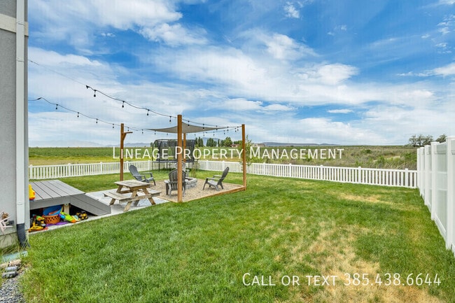 Photo - 3056 S Shoreline Dr