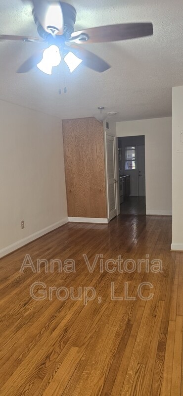 Photo - 125 Galveston Pl SW