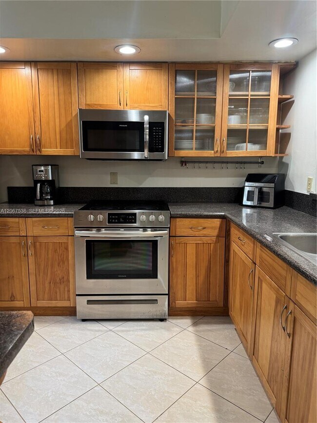 Photo - 16141 Blatt Blvd Unidad 408