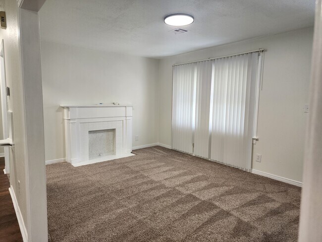 Photo - 1225 NE 42nd St