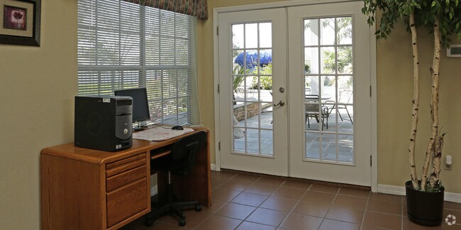 Leasing Office - Riverview Villas